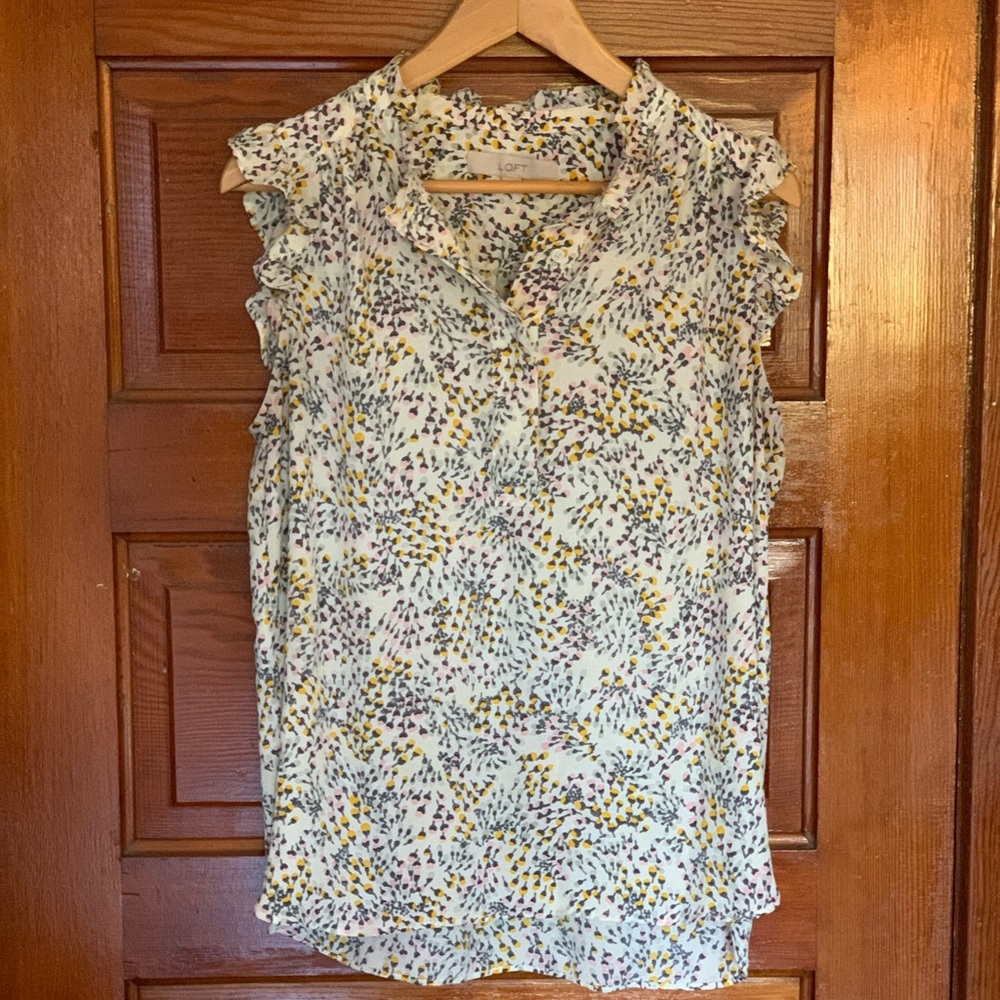 Sleeveless blouse